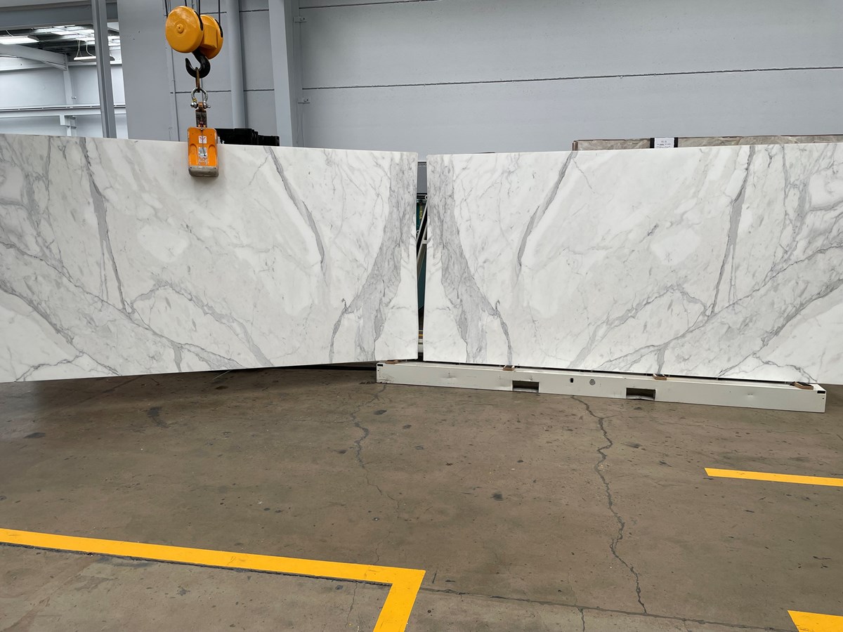 Calacutta Oro Honed (Marble)