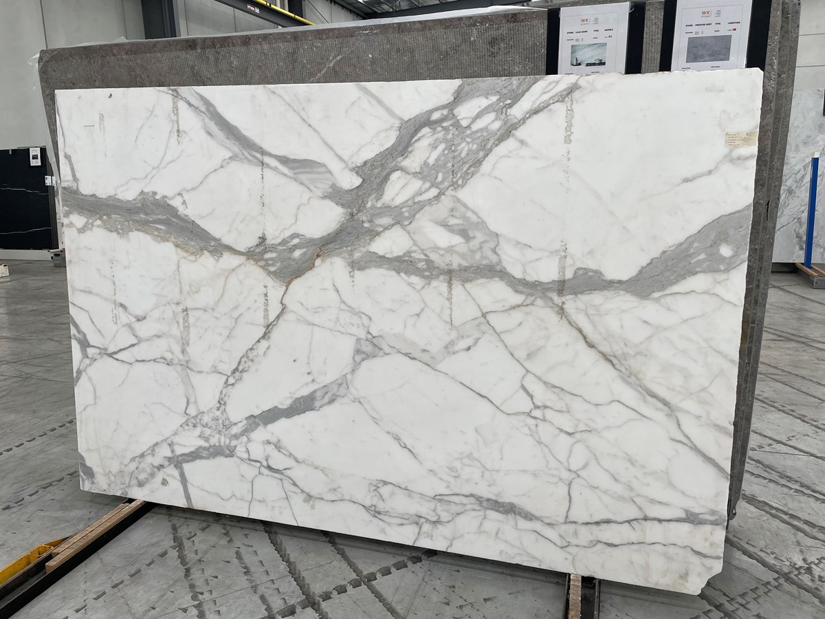 Calacutta Oro Premium Honed (Marble)